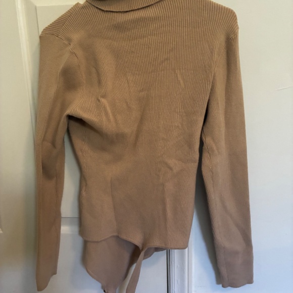 Abercrombie and fitch soft A&F collection size XL beige turtleneck bodysuit - Picture 2 of 2